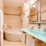 Logis Le Relais De La Poste Restaurant Le Fil Du Temps Hotel Thury-Harcourt-le-Hom