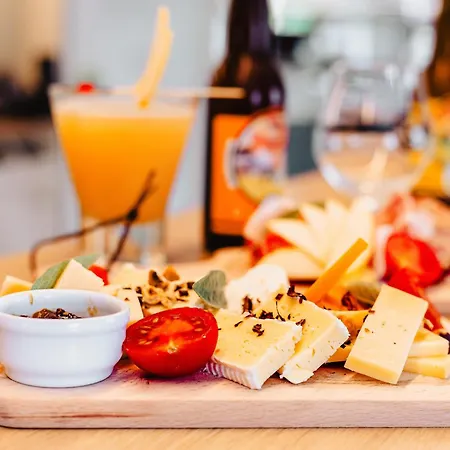 ホテル Logis Le Relais De La Poste Restaurant Le Fil Du Temps 3*