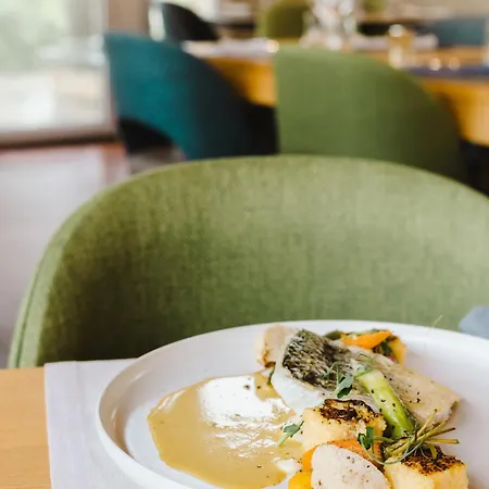 ホテル Logis Le Relais De La Poste Restaurant Le Fil Du Temps