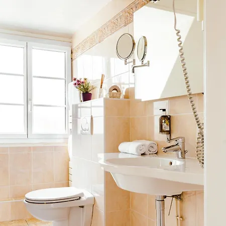 ホテル Logis Le Relais De La Poste Restaurant Le Fil Du Temps Thury-Harcourt-le-Hom