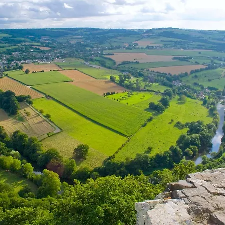Logis Le Relais De La Poste Restaurant Le Fil Du Temps ホテル