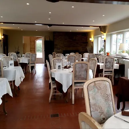 Logis Le Relais De La Poste Restaurant Le Fil Du Temps ホテル