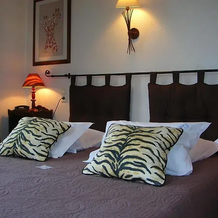 מלון Logis Le Relais De La Poste Restaurant Le Fil Du Temps 3*