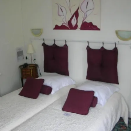 Logis Le Relais De La Poste Restaurant Le Fil Du Temps ホテル