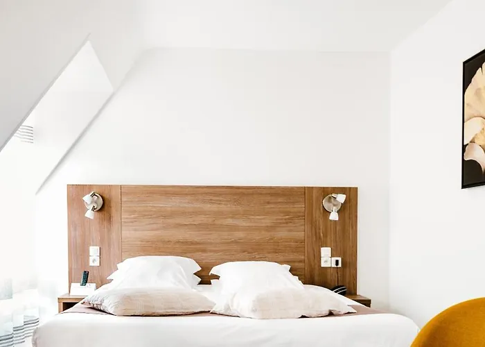 فندق Logis Le Relais De La Poste Restaurant Le Fil Du Temps 3*