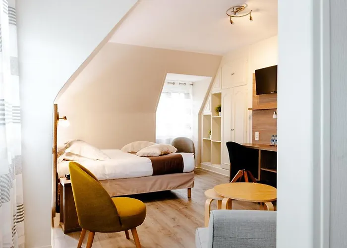 فندق Logis Le Relais De La Poste Restaurant Le Fil Du Temps 3*