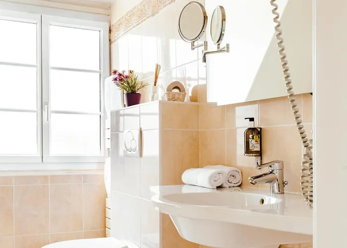 فندق Logis Le Relais De La Poste Restaurant Le Fil Du Temps Thury-Harcourt-le-Hom