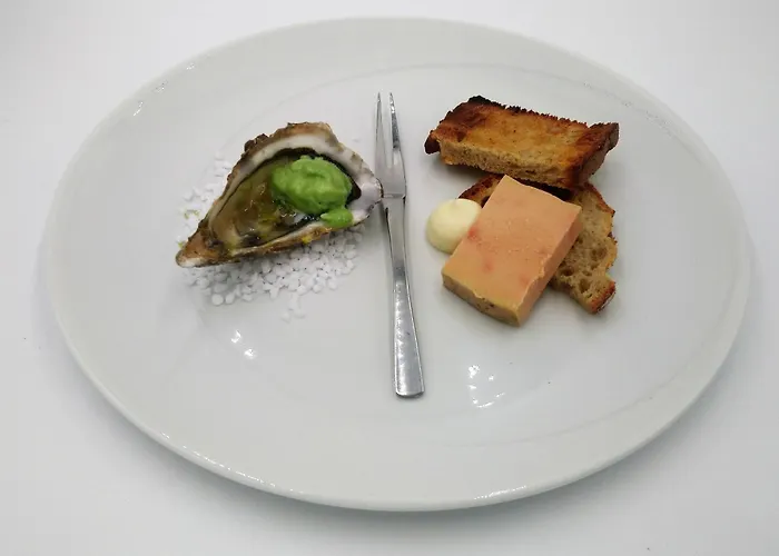 Logis Le Relais De La Poste Restaurant Le Fil Du Temps فندق