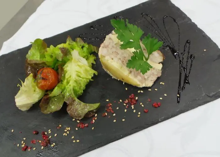 فندق Logis Le Relais De La Poste Restaurant Le Fil Du Temps Thury-Harcourt-le-Hom