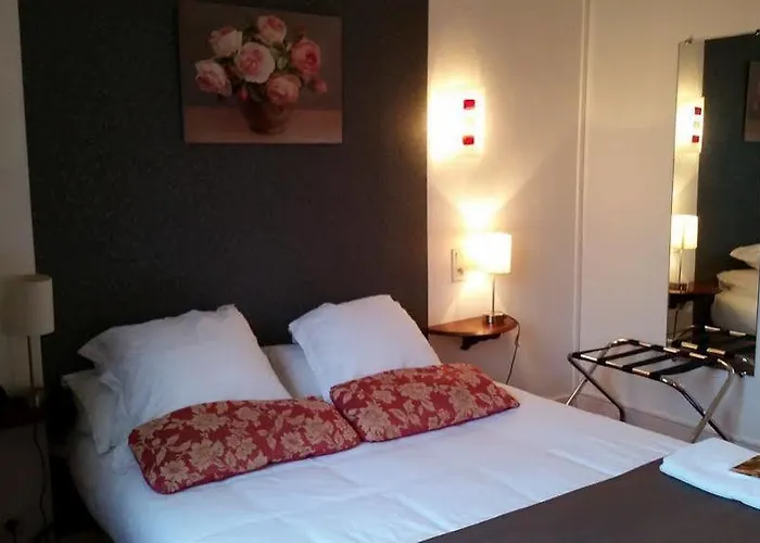 Logis Le Relais De La Poste Restaurant Le Fil Du Temps فندق